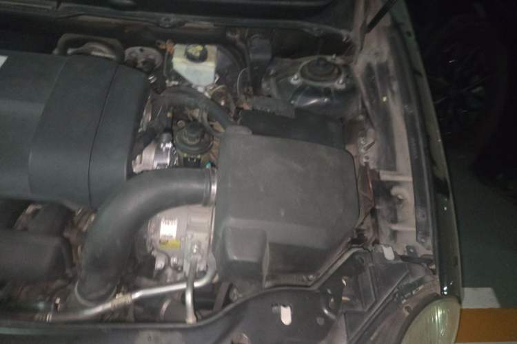 Used Volvo XC90 2010 3.2 AWD Sport Edition Engine Bay Left
