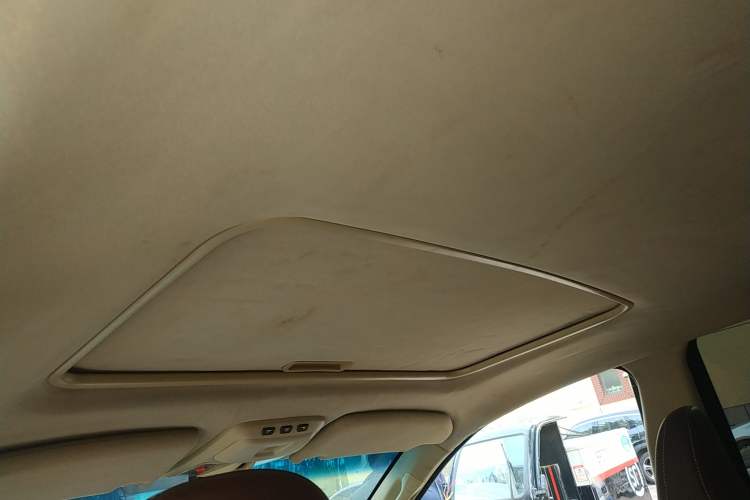 Used Volvo XC90 2010 2.5T AWD Headliner