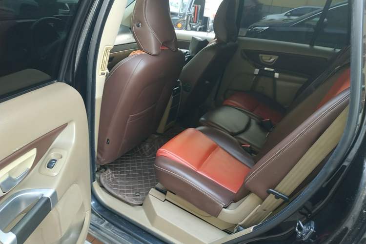 Used Volvo XC90 2010 2.5T AWD Left Rear Seat