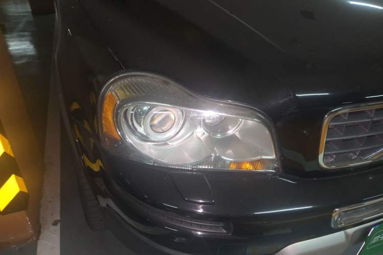 Used Volvo XC90 2010 3.2 AWD Sport Edition Right Front Headlight