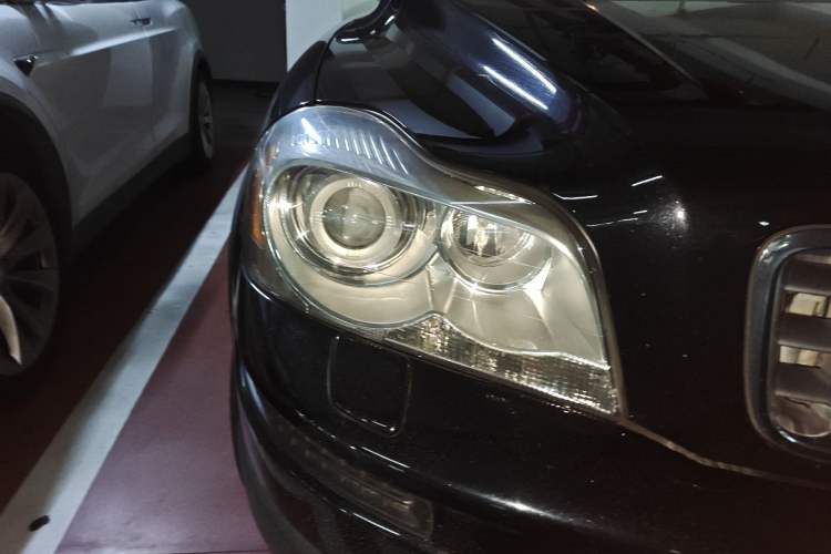 Used Volvo XC90 2010 2.5T AWD Right Front Headlight