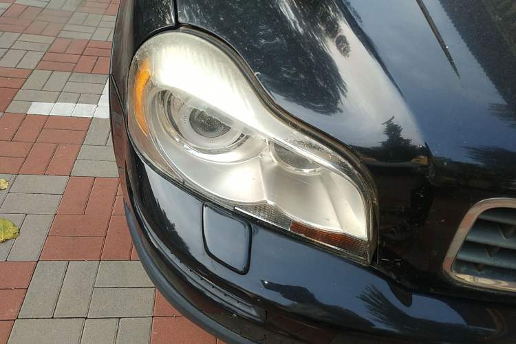 Used Volvo XC90 2010 2.5T AWD Right Front Headlight