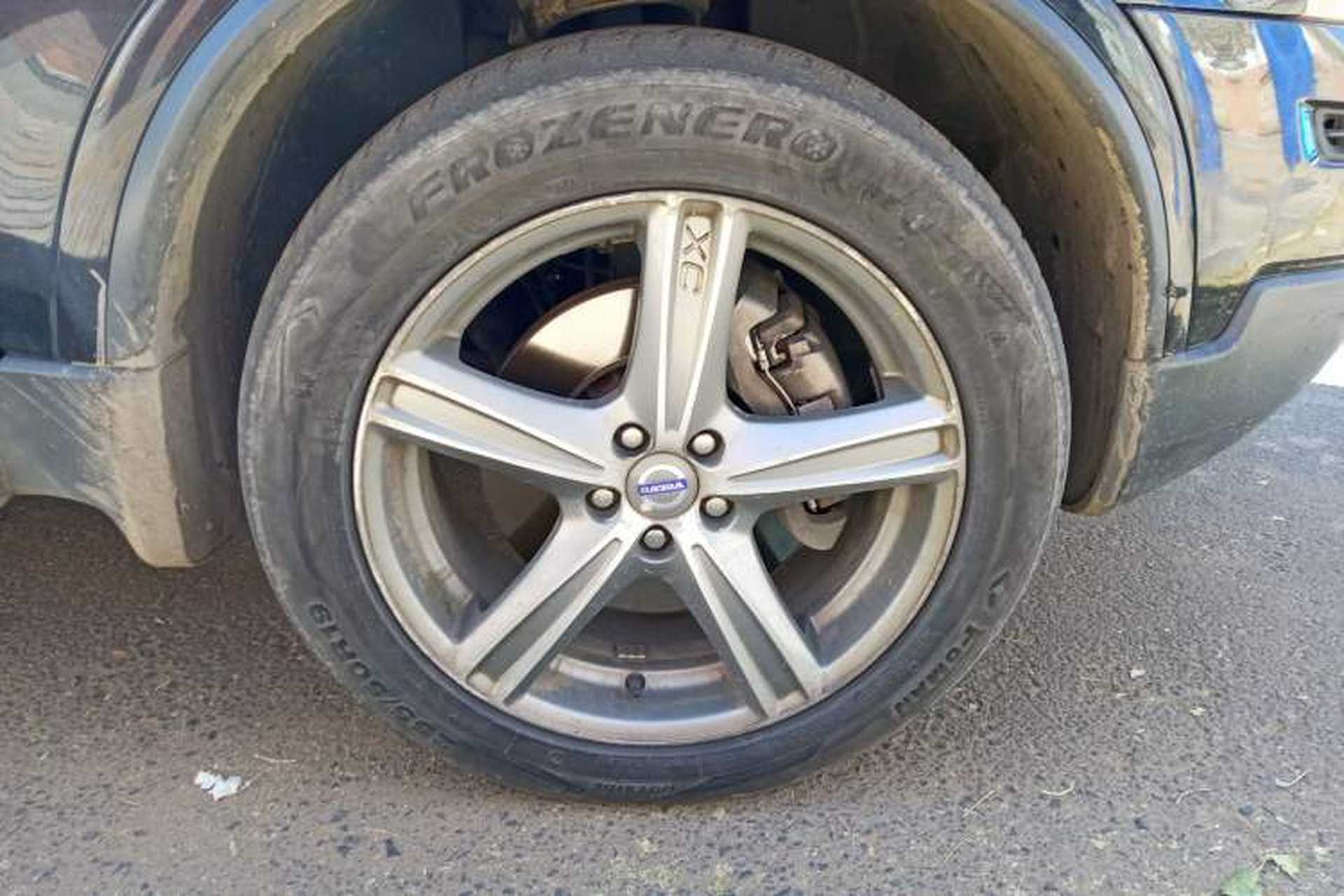 Used Volvo XC90 2010 2.5T AWD Sport Edition Right Front Wheel Hub