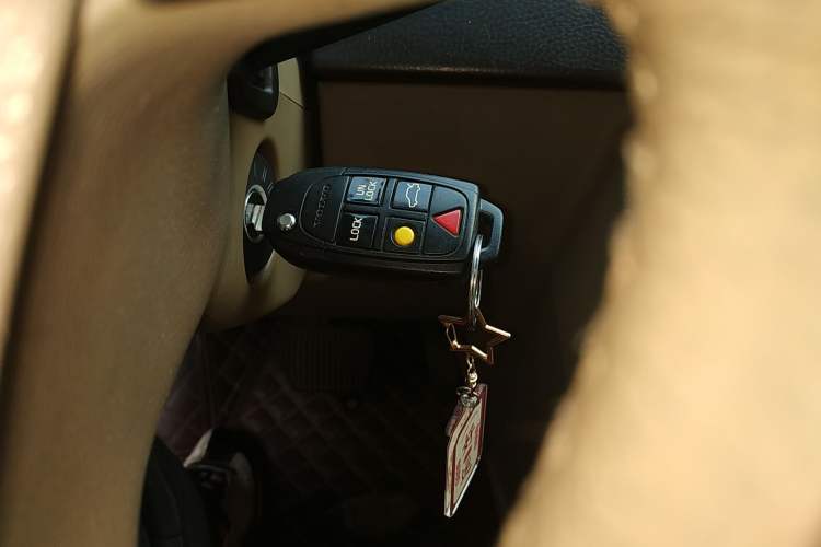 Used Volvo XC90 2010 2.5T AWD Vehicle Key
