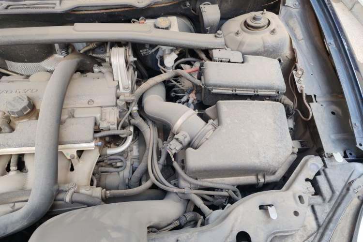 Used Volvo XC90 2010 2.5T AWD Engine Bay Left
