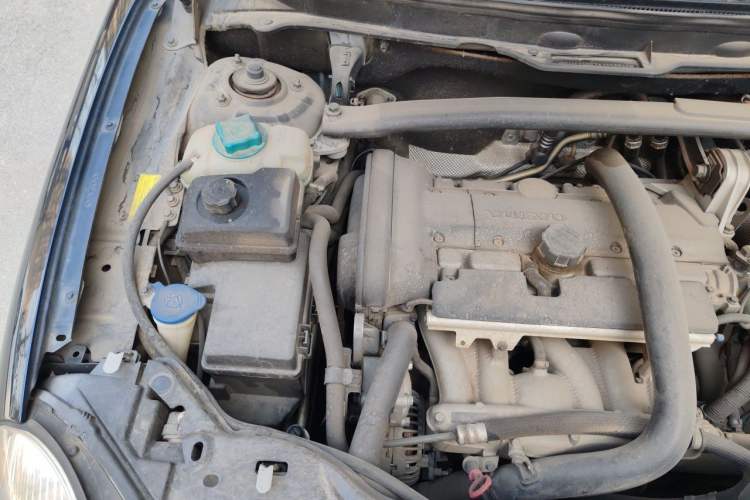 Used Volvo XC90 2010 2.5T AWD Engine Bay Right