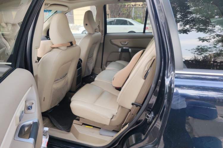 Used Volvo XC90 2010 2.5T AWD Left Rear Seat