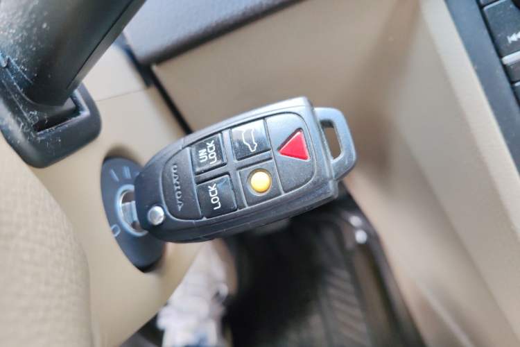 Used Volvo XC90 2010 2.5T AWD Vehicle Key