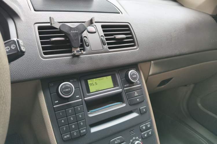 Used Volvo XC90 2011 2.5T Nordic Luxury Edition Audio And AC Panel