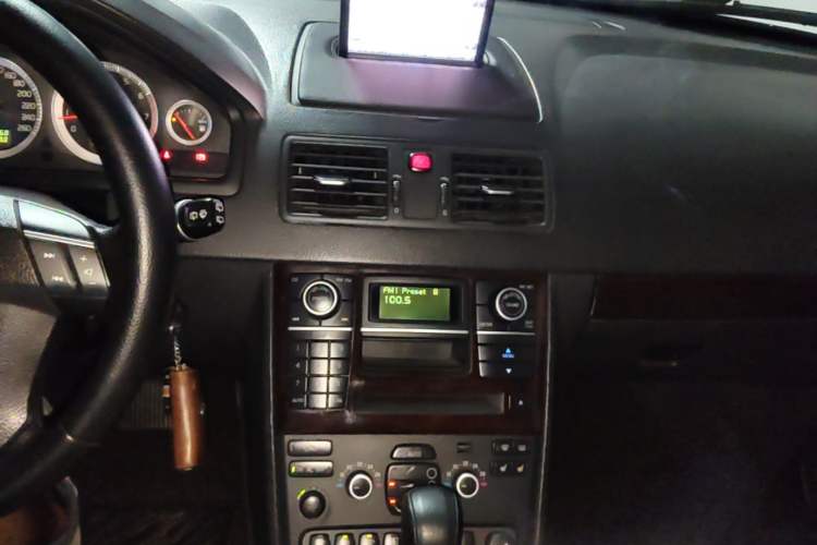 Used Volvo XC90 2011 2.5T Nordic Executive Edition Audio And AC Panel