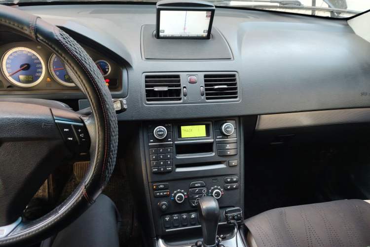 Used Volvo XC90 2011 3.2 Nordic Style Sports Edition Audio And AC Panel