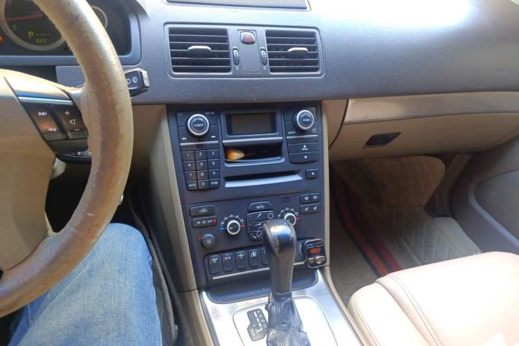 Used Volvo XC90 2011 2.5T AWD Audio And AC Panel
