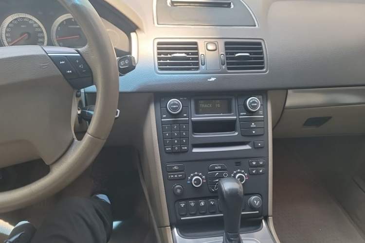 Used Volvo XC90 2011 2.5T AWD Audio And AC Panel