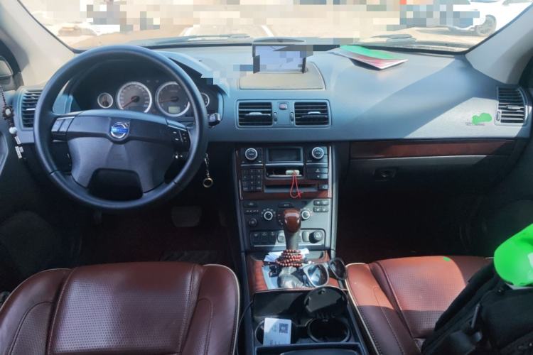 Used Volvo XC90  Center Console