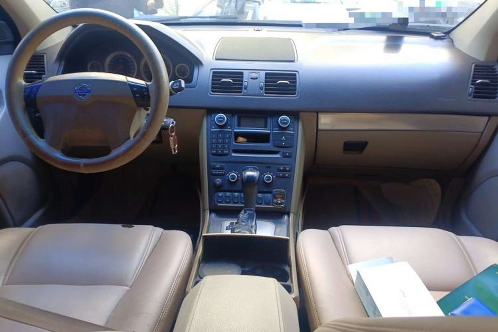 Used Volvo XC90 2011 2.5T AWD Center Console