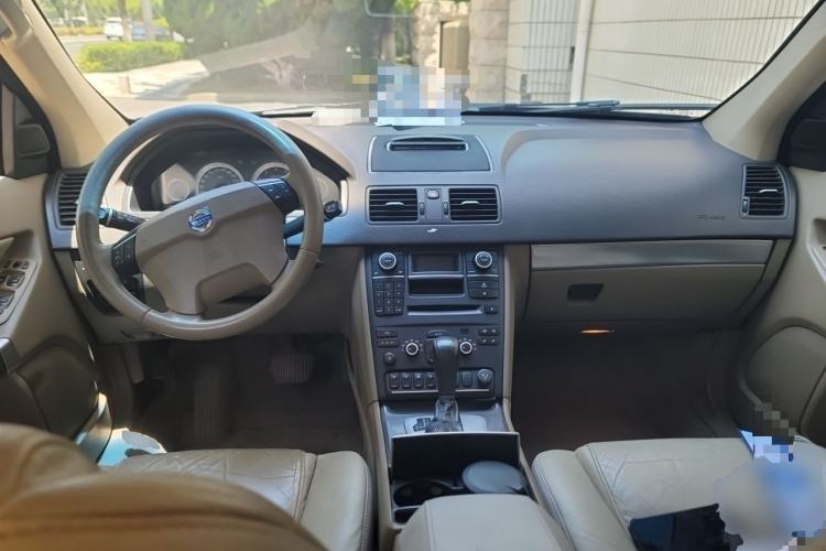 Used Volvo XC90 2011 2.5T AWD Center Console