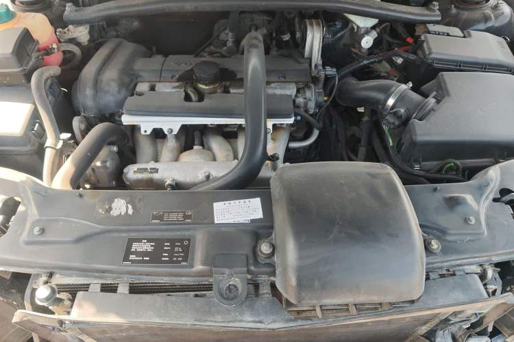Used Volvo XC90  Engine Bay