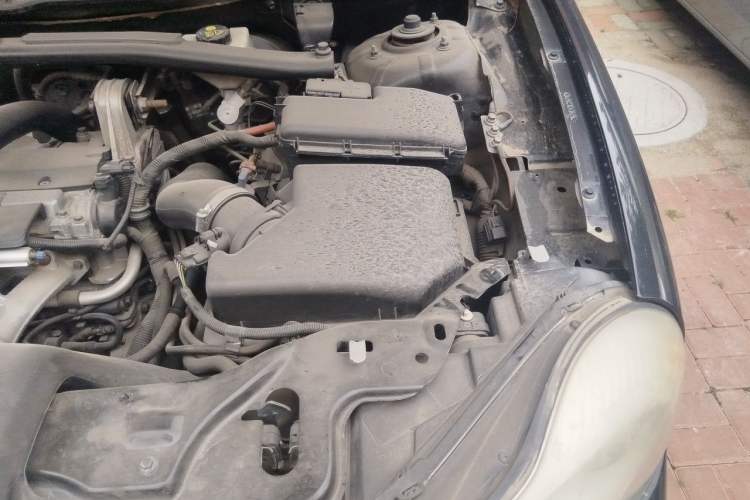 Used Volvo XC90 2011 2.5T AWD Engine Bay Left