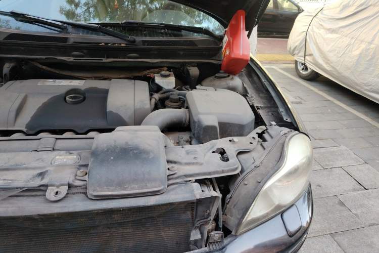 Used Volvo XC90 2011 3.2 Nordic Style Sports Edition Engine Bay Left