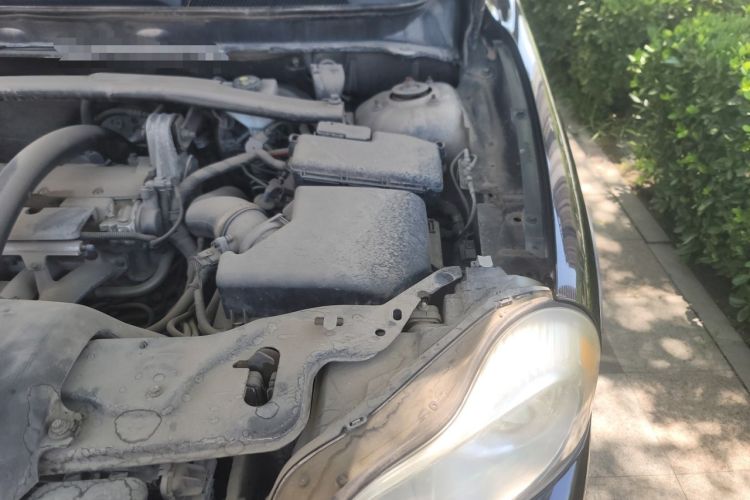 Used Volvo XC90 2011 2.5T AWD Engine Bay Left