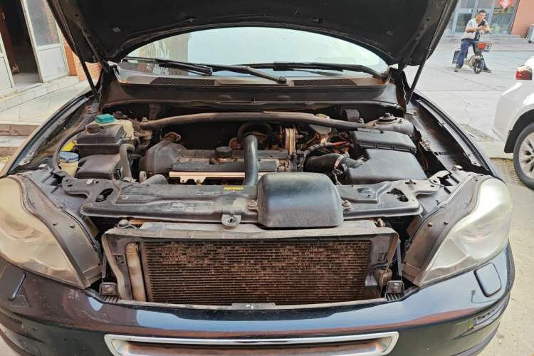 Used Volvo XC90 2011 2.5T AWD Engine Bay