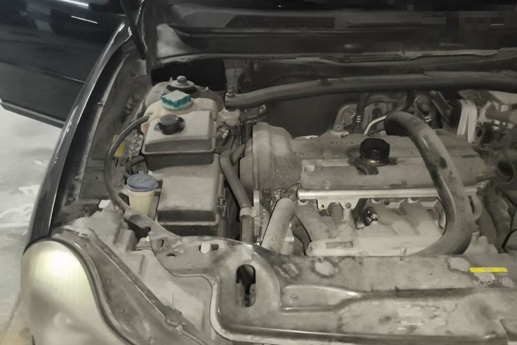 Used Volvo XC90 2011 2.5T Nordic Luxury Edition Engine Bay Right