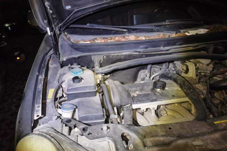 Used Volvo XC90 2011 2.5T Nordic Executive Edition Engine Bay Right