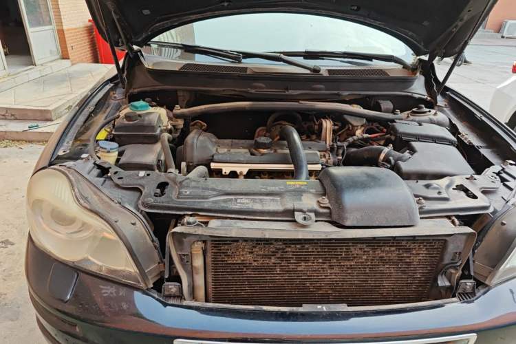 Used Volvo XC90 2011 2.5T AWD Engine Bay Right