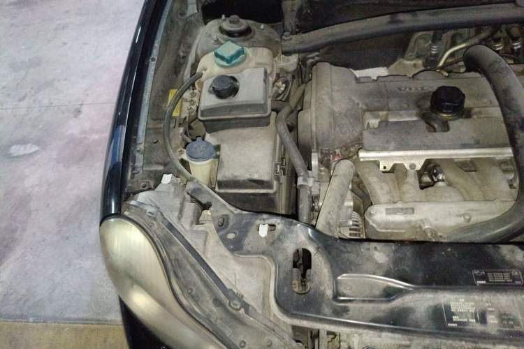 Used Volvo XC90 2011 2.5T Nordic Luxury Edition Engine Bay Right