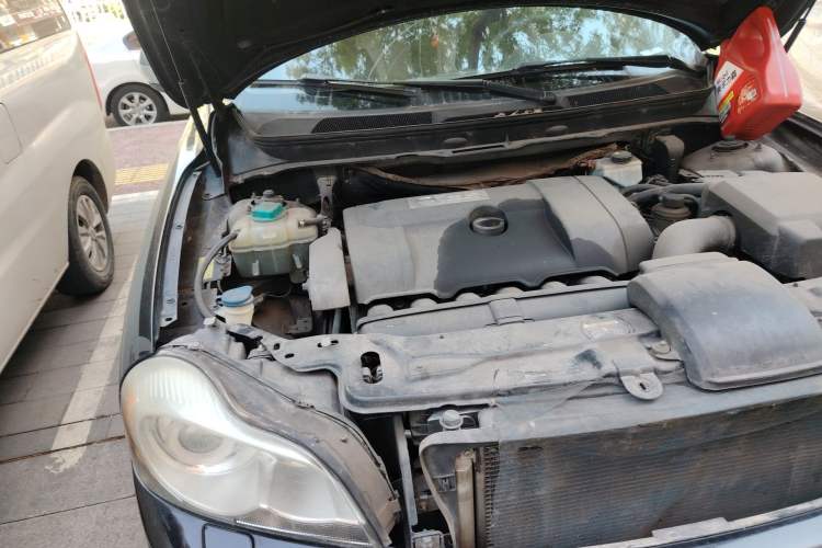 Used Volvo XC90 2011 3.2 Nordic Style Sports Edition Engine Bay Right