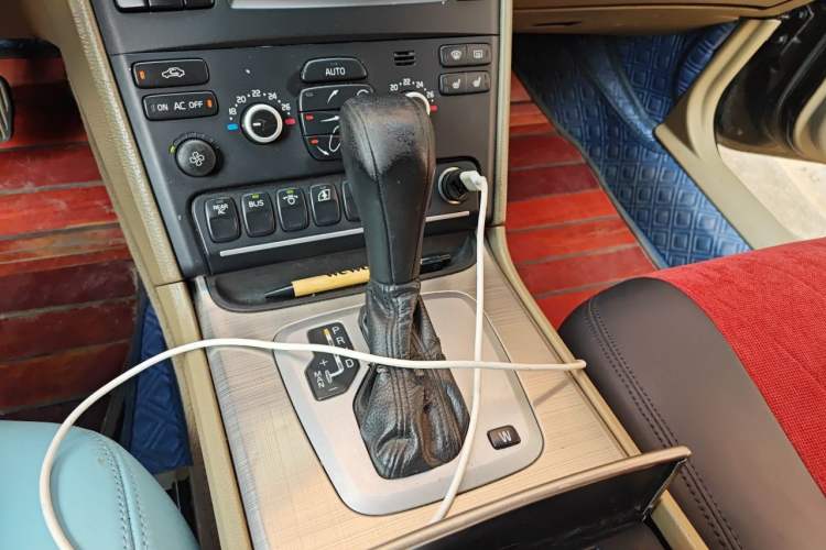 Used Volvo XC90 2011 2.5T AWD Gear Lever