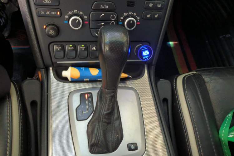 Used Volvo XC90 2011 2.5T Nordic Luxury Edition Gear Lever
