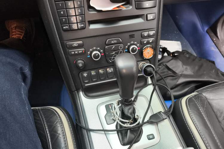 Used Volvo XC90 2011 2.5T R-Design Gear Lever