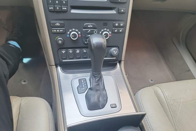 Used Volvo XC90 2011 2.5T AWD Gear Lever
