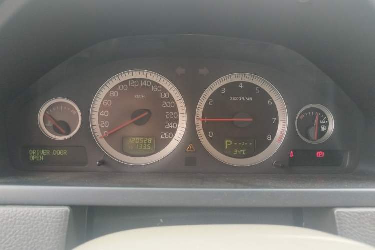 Used Volvo XC90 2011 2.5T AWD Instrument Cluster