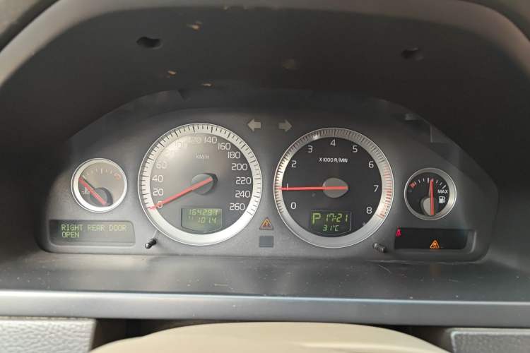 Used Volvo XC90 2011 2.5T AWD Instrument Cluster