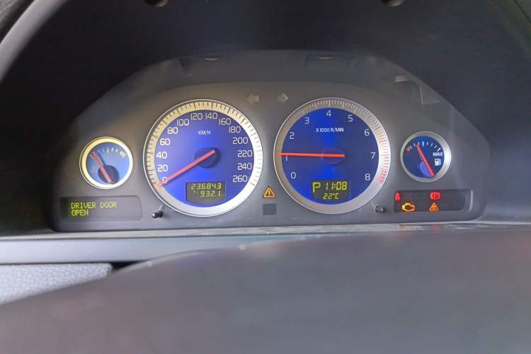 Used Volvo XC90 2011 2.5T Nordic-style Sport Edition Instrument Cluster