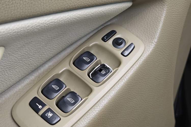 Used Volvo XC90 2011 2.5T Nordic Luxury Edition Interior 4