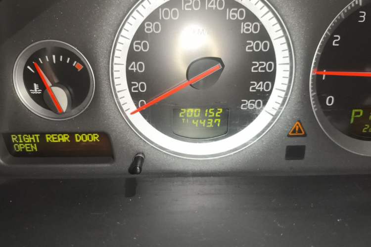 Used Volvo XC90 2011 2.5T Nordic Luxury Edition Odometer Close Up