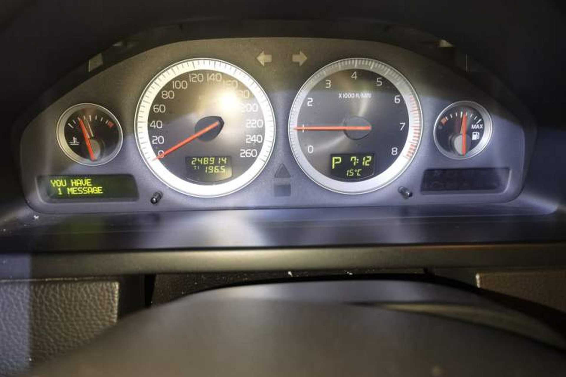 Used Volvo XC90 2011 2.5T Nordic Executive Edition Odometer Close Up
