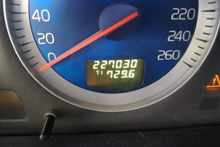 Used Volvo XC90 2011 3.2 Nordic Style Sports Edition Odometer Close Up