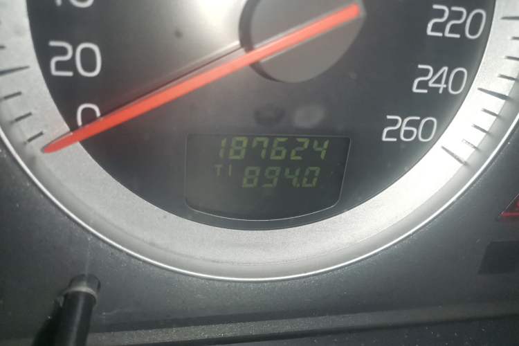 Used Volvo XC90 2011 2.5T Nordic Luxury Edition Odometer Close Up