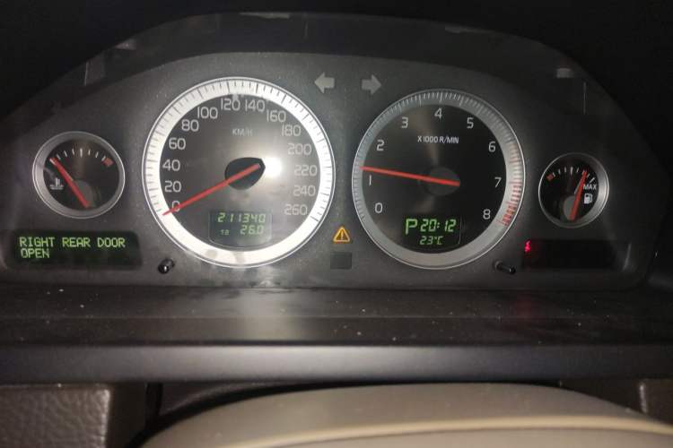 Used Volvo XC90 2011 2.5T Nordic Luxury Edition Odometer Close Up
