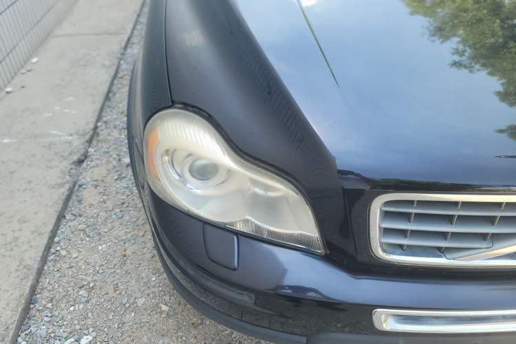 Used Volvo XC90 2011 2.5T AWD Right Front Headlight