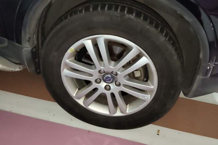 Used Volvo XC90 2011 2.5T Nordic Executive Edition Right Front Wheel Hub