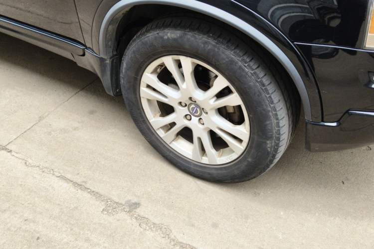 Used Volvo XC90 2011 2.5T R-Design Right Front Wheel Hub