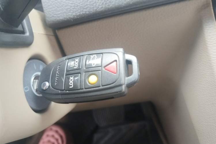 Used Volvo XC90 2011 2.5T AWD Vehicle Key