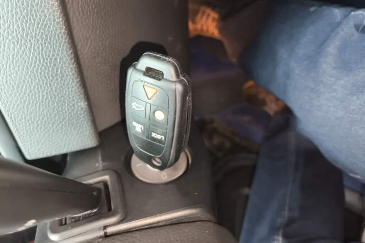 Used Volvo XC90 2011 2.5T R-Design Vehicle Key