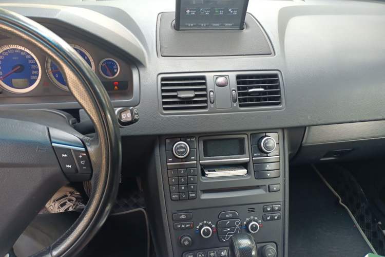 Used Volvo XC90 2011 2.5T Nordic-style Sport Edition Audio And AC Panel