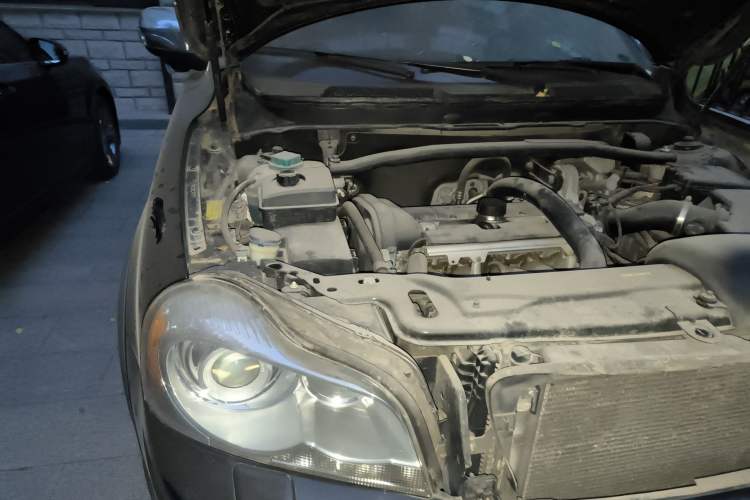 Used Volvo XC90 2011 2.5T Nordic-style Sport Edition Engine Bay Right